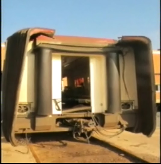 De La Gaceta, el coche 2 de Téllez en el taller de Renfe en Villaverde en enero de 2012