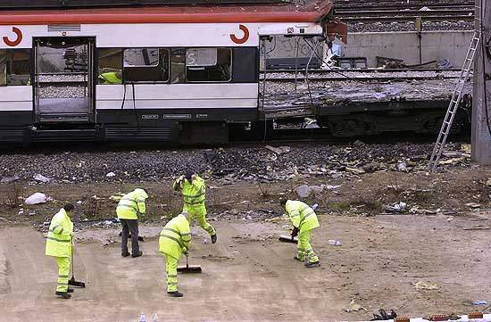 Una vez retirado el material, se procede al barrido de lo que queda por el suelo