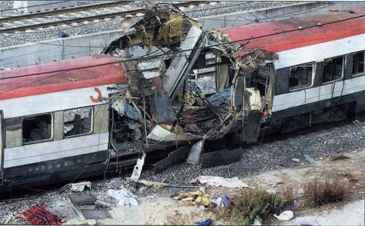El coche 5 de Téllez tras el atentado, visto por el costado derecho