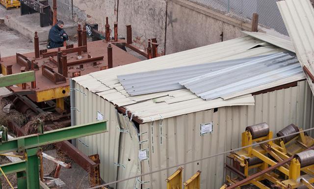 El 8 de marzo, el cobertizo está precintado y vigilado