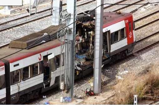 El coche 1 de Téllez tras la explosión, visto por su costado derecho