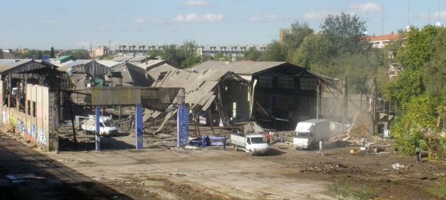 De El País. Aspecto actual de la nave de la extinta empresa de ferrocarriles Tafesa