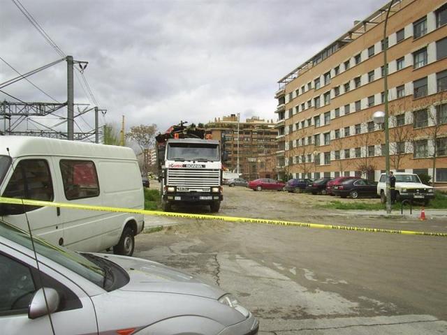 Son las 13h 04 del día 13 de marzo. Sale por el punto 3 el camión cargado con la mitad delantera del coche 4