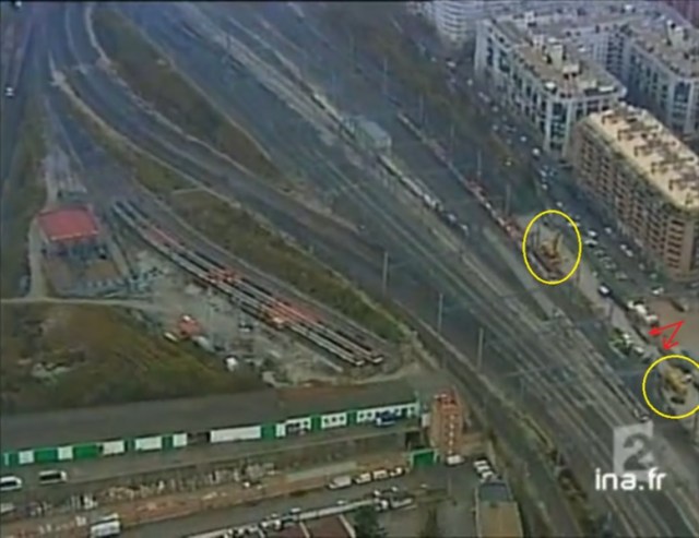 Dos grúas junto al coche 6 sobre las 19 h del día 12