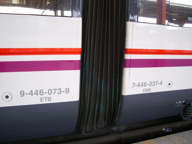 Unión de los coches 073M y 037R