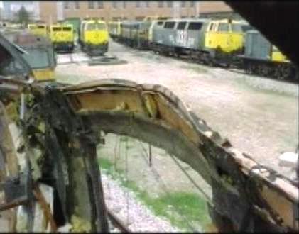 Material estacionado en el TCR de Villaverde visto desde el coche 4 de El Pozo