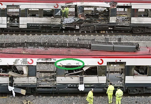 Manchas en el centro del coche 4, las cuales quedaron en la mitad delantera una vez seccionado el coche